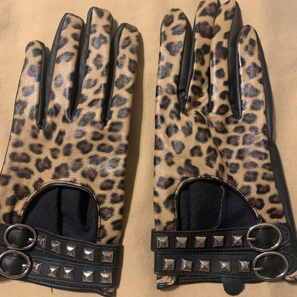 Cute gloves